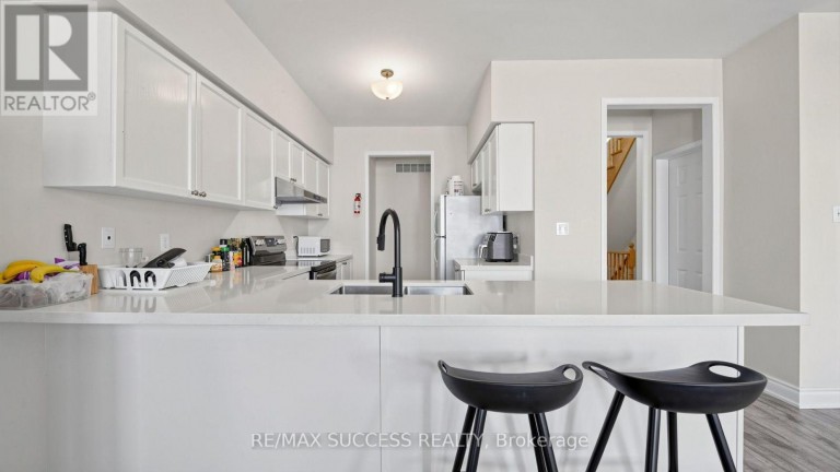 19 BOOT TERRACE, Toronto (York University Heights), Ontario, M3J0A1