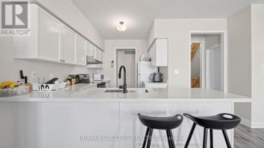 19 BOOT TERRACE Toronto (York University Heights) Ontario photo 12
