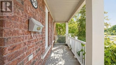 19 BOOT TERRACE Toronto (York University Heights) Ontario photo 2