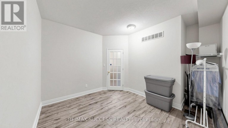 19 BOOT TERRACE, Toronto (York University Heights), Ontario, M3J0A1