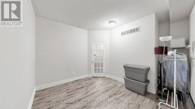 19 BOOT TERRACE Toronto (York University Heights) Ontario photo 25