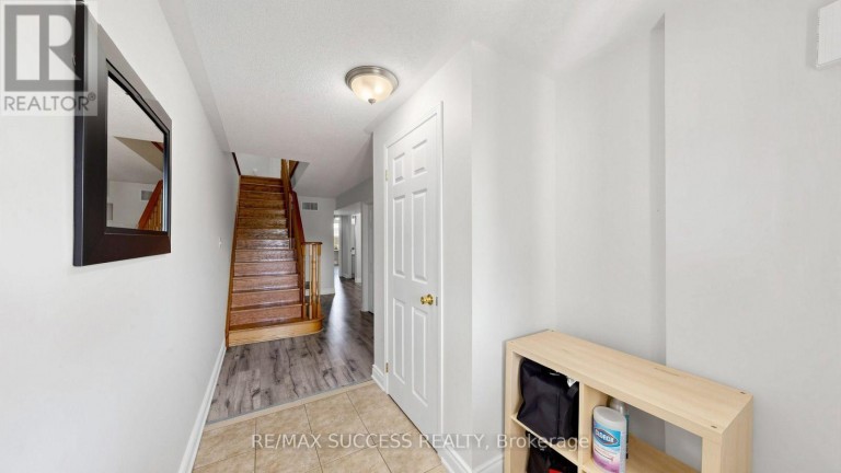 19 BOOT TERRACE, Toronto (York University Heights), Ontario, M3J0A1