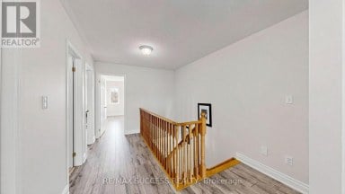 19 BOOT TERRACE Toronto (York University Heights) Ontario photo 32