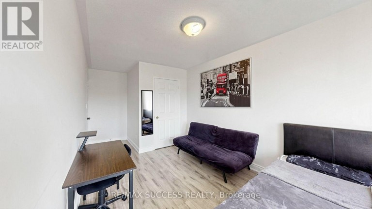 19 BOOT TERRACE, Toronto (York University Heights), Ontario, M3J0A1