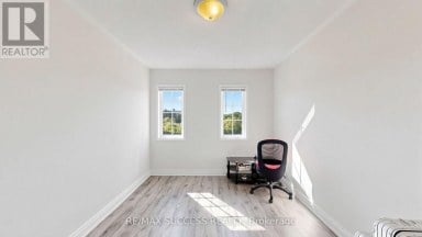 19 BOOT TERRACE Toronto (York University Heights) Ontario photo 41