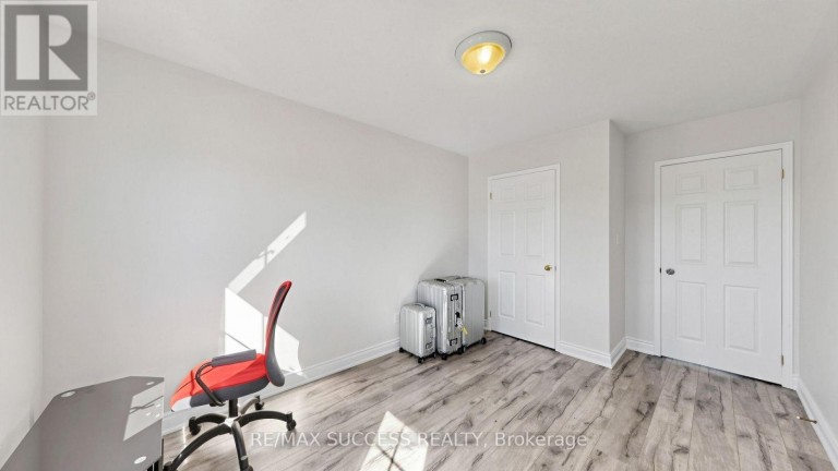 19 BOOT TERRACE, Toronto (York University Heights), Ontario, M3J0A1