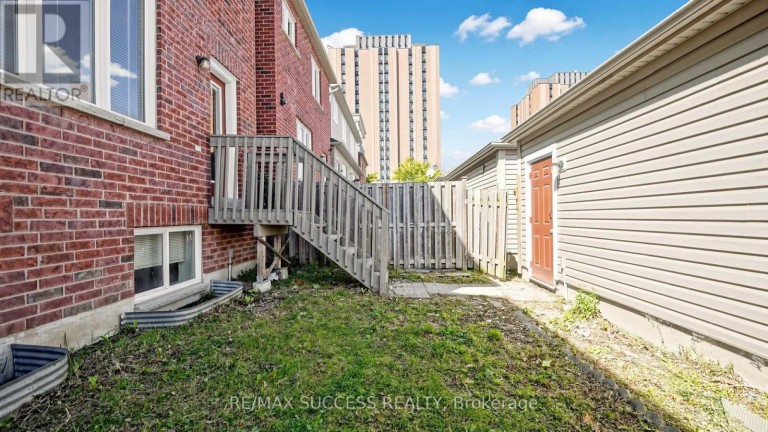 19 BOOT TERRACE, Toronto (York University Heights), Ontario, M3J0A1