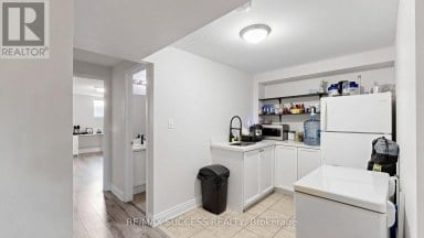 19 BOOT TERRACE Toronto (York University Heights) Ontario photo 5