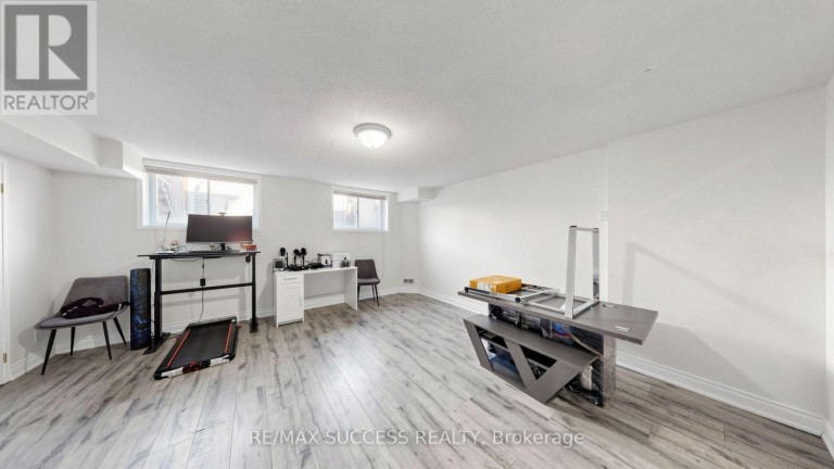 19 BOOT TERRACE, Toronto (York University Heights), Ontario, M3J0A1