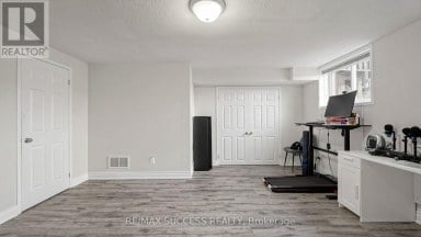 19 BOOT TERRACE Toronto (York University Heights) Ontario photo 7