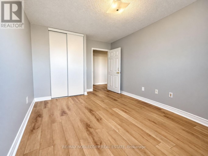 507 - 200 LOTHERTON PARKWAY, Toronto (Yorkdale-Glen Park), Ontario, M6B2G9