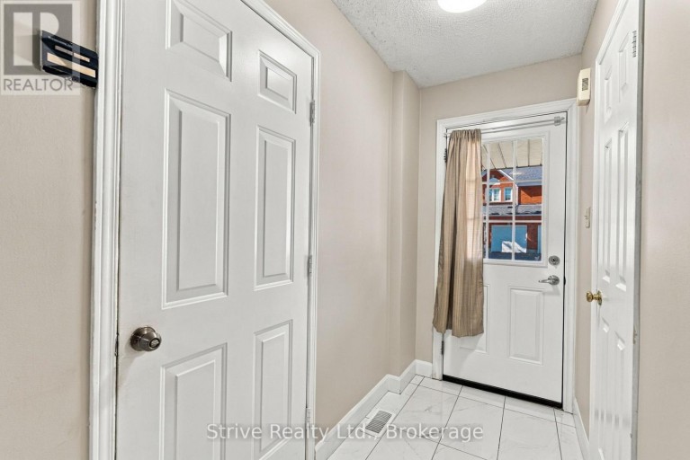 174 - 10 BASSETT BOULEVARD E, Whitby (Pringle Creek), Ontario, L1N9C7
