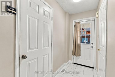 174 - 10 BASSETT BOULEVARD E Whitby (Pringle Creek) Ontario photo 5