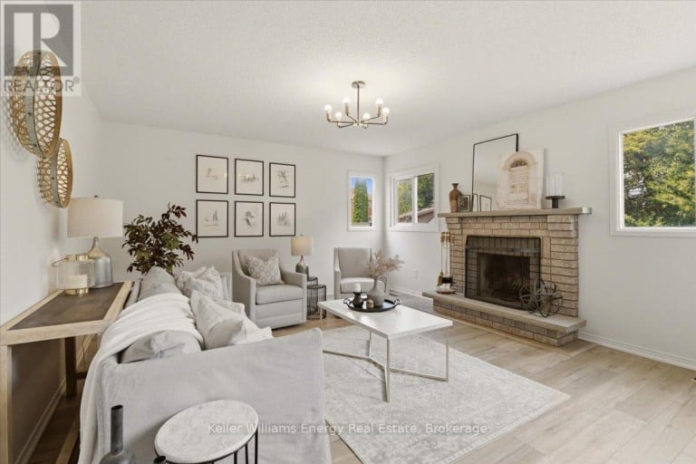 70 WILLOWBROOK DRIVE, Whitby (Pringle Creek), Ontario, L1R2A8