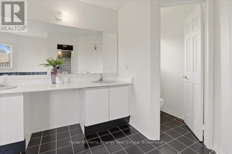 70 WILLOWBROOK DRIVE, Whitby (Pringle Creek), Ontario, L1R2A8