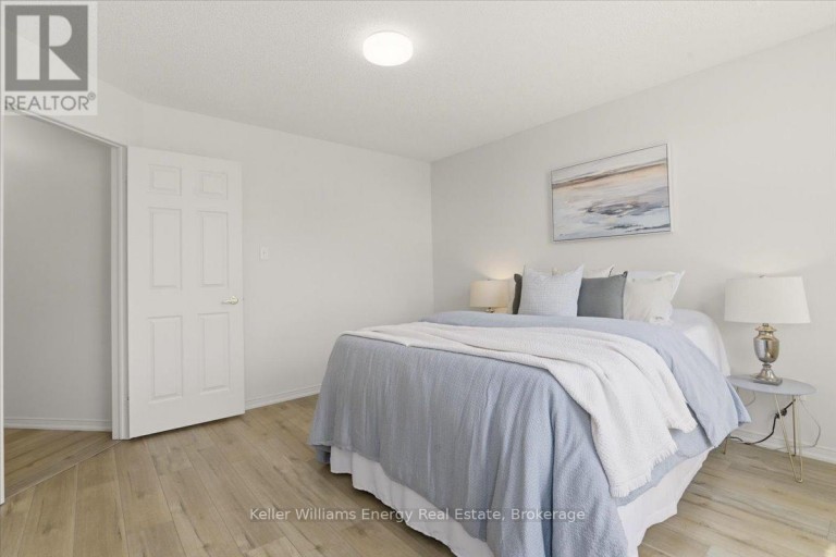 70 WILLOWBROOK DRIVE, Whitby (Pringle Creek), Ontario, L1R2A8