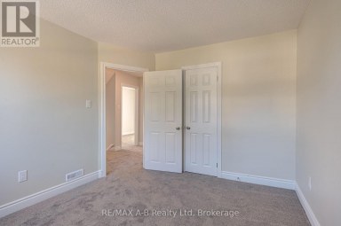 341 ONTARIO STREET Stratford Ontario photo 22