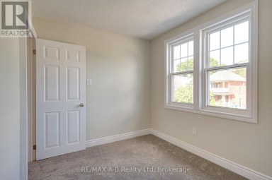 341 ONTARIO STREET Stratford Ontario photo 24