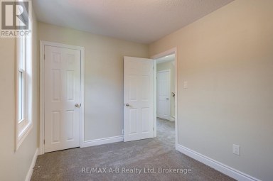 341 ONTARIO STREET Stratford Ontario photo 27