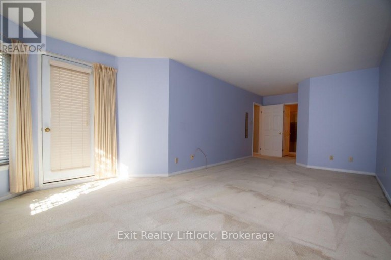 202 C - 1099 CLONSILLA AVENUE, Peterborough (Otonabee Ward 1), Ontario, K9J8L8