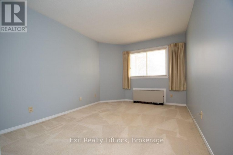 202 C - 1099 CLONSILLA AVENUE, Peterborough (Otonabee Ward 1), Ontario, K9J8L8