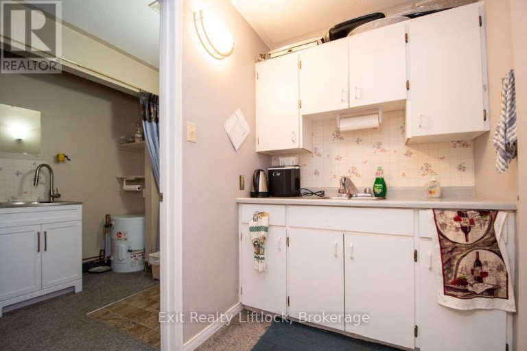 202 C - 1099 CLONSILLA AVENUE, Peterborough (Otonabee Ward 1), Ontario, K9J8L8
