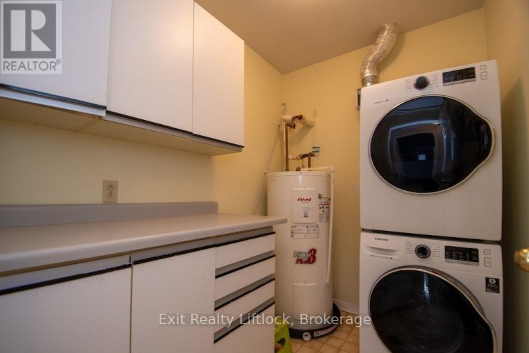 202 C - 1099 CLONSILLA AVENUE, Peterborough (Otonabee Ward 1), Ontario, K9J8L8