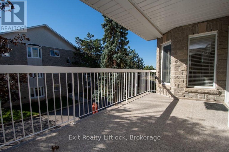 202 C - 1099 CLONSILLA AVENUE, Peterborough (Otonabee Ward 1), Ontario, K9J8L8