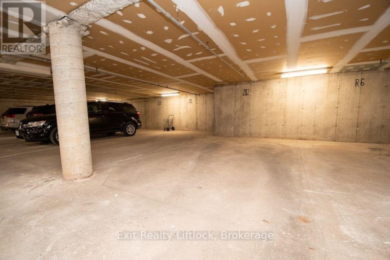 202 C - 1099 CLONSILLA AVENUE, Peterborough (Otonabee Ward 1), Ontario, K9J8L8