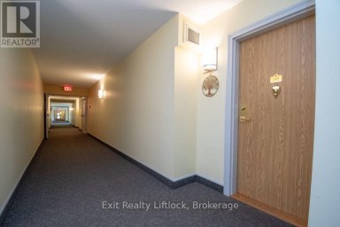 202 C - 1099 CLONSILLA AVENUE Peterborough (Otonabee Ward 1) Ontario photo 4