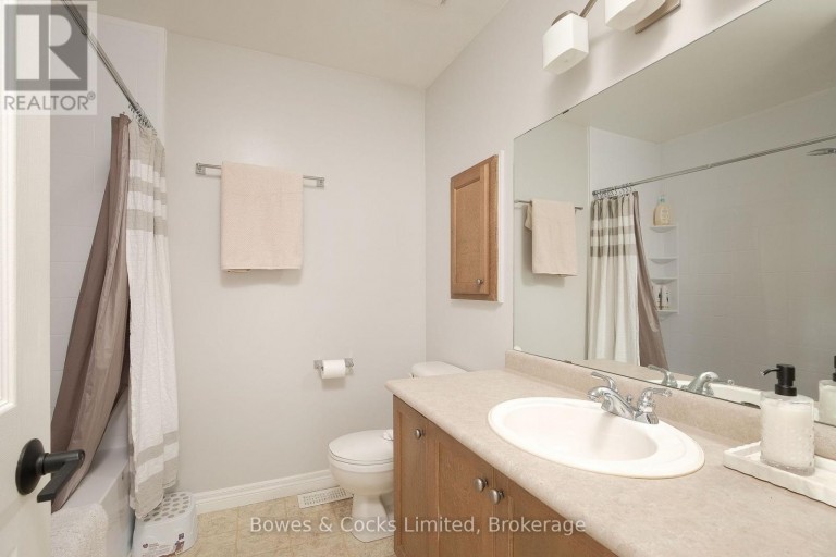 407 SPILLSBURY DRIVE, Peterborough (Monaghan Ward 2), Ontario, K9K2N6