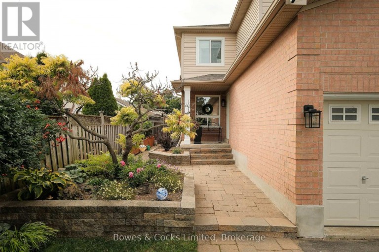 407 SPILLSBURY DRIVE, Peterborough (Monaghan Ward 2), Ontario, K9K2N6