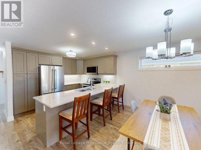 38 MERCEDES DRIVE, Belleville (Belleville Ward), Ontario, K8N0B7