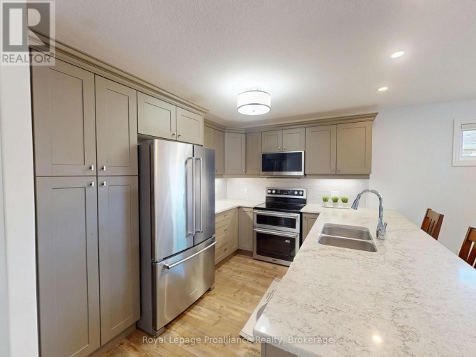 38 MERCEDES DRIVE, Belleville (Belleville Ward), Ontario, K8N0B7