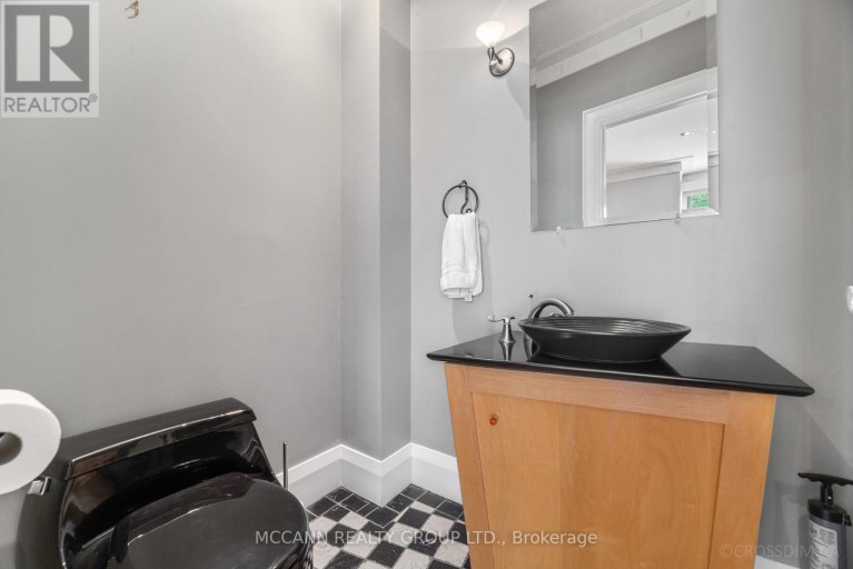 137 OLD ORCHARD GROVE, Toronto (Lawrence Park North), Ontario, M5M2E1