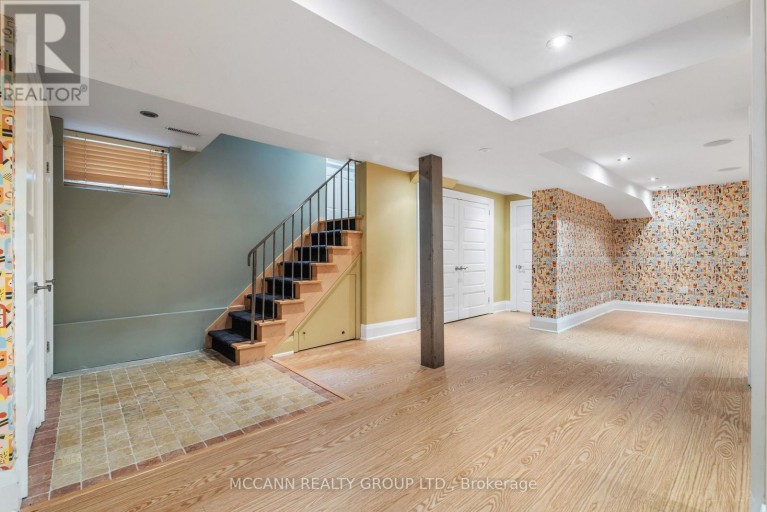 137 OLD ORCHARD GROVE, Toronto (Lawrence Park North), Ontario, M5M2E1