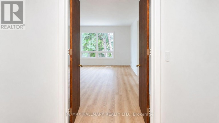 16 ROYAL OAK DRIVE, Toronto (Bridle Path-Sunnybrook-York Mills), Ontario, M3C2M2