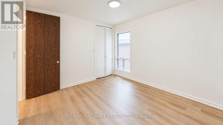16 ROYAL OAK DRIVE, Toronto (Bridle Path-Sunnybrook-York Mills), Ontario, M3C2M2