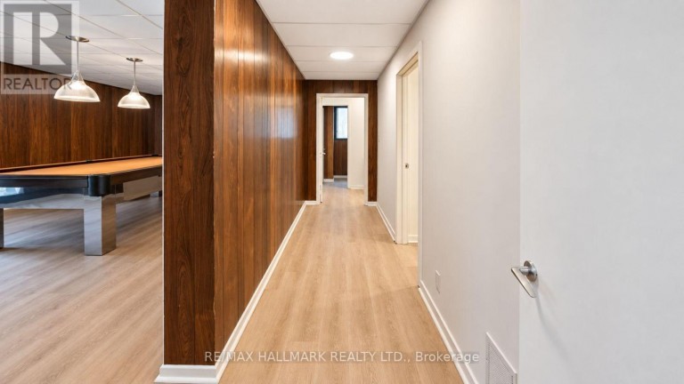 16 ROYAL OAK DRIVE, Toronto (Bridle Path-Sunnybrook-York Mills), Ontario, M3C2M2