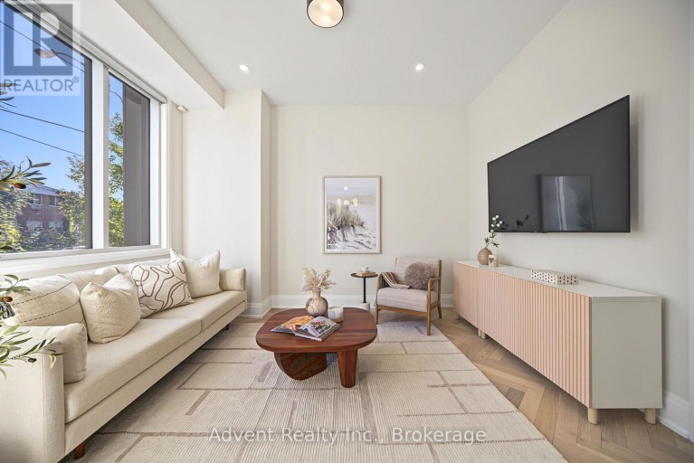 3 - 18 GREENBRIAR ROAD, Toronto (Bayview Village), Ontario, M2K0G7