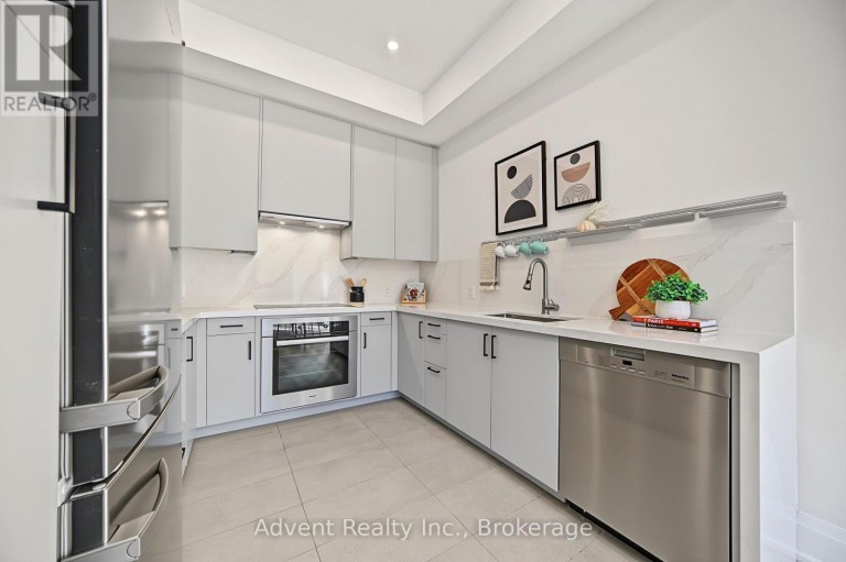 3 - 18 GREENBRIAR ROAD, Toronto (Bayview Village), Ontario, M2K0G7