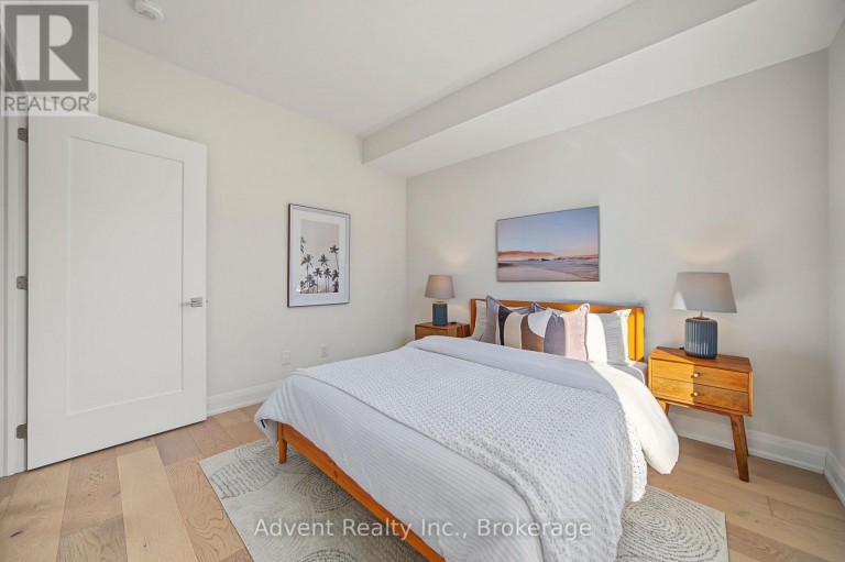 3 - 18 GREENBRIAR ROAD, Toronto (Bayview Village), Ontario, M2K0G7