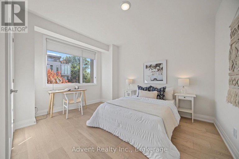 3 - 18 GREENBRIAR ROAD, Toronto (Bayview Village), Ontario, M2K0G7