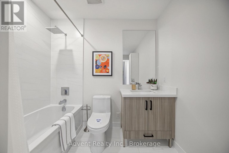 3 - 18 GREENBRIAR ROAD, Toronto (Bayview Village), Ontario, M2K0G7