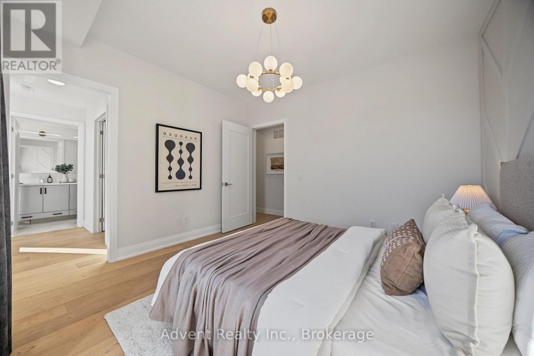 3 - 18 GREENBRIAR ROAD, Toronto (Bayview Village), Ontario, M2K0G7