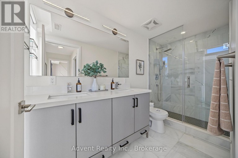 3 - 18 GREENBRIAR ROAD, Toronto (Bayview Village), Ontario, M2K0G7