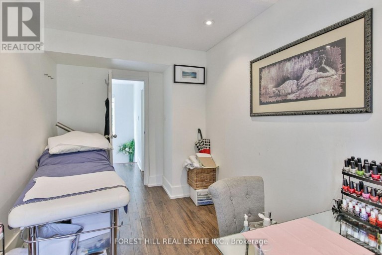 76 SCOLLARD STREET, Toronto (Annex), Ontario, M5R1G2
