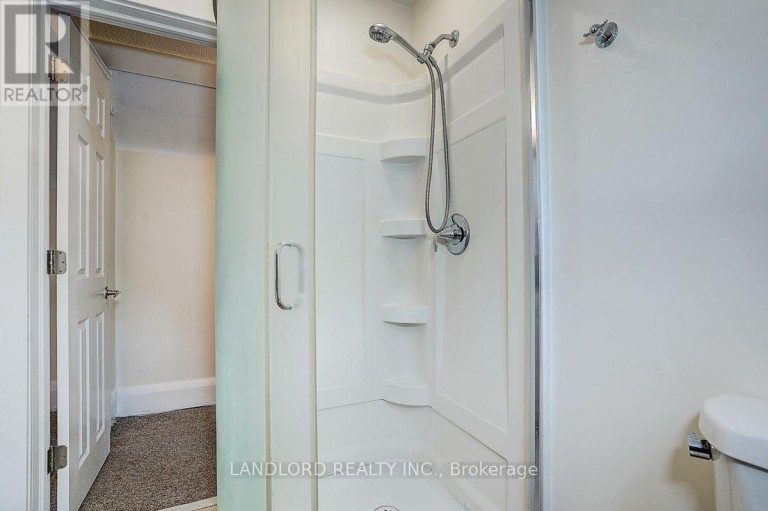 3 - 92 NEVILLE PARK BOULEVARD, Toronto (The Beaches), Ontario, M4E3P8