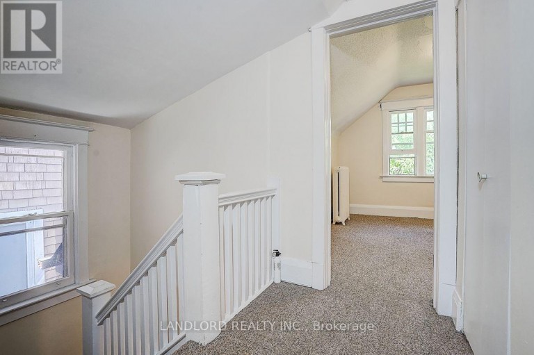3 - 92 NEVILLE PARK BOULEVARD, Toronto (The Beaches), Ontario, M4E3P8