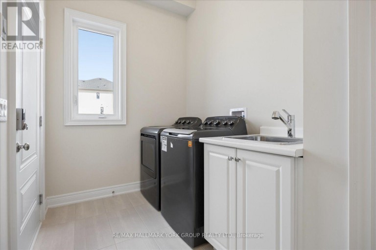 278 WALTER ENGLISH DRIVE, East Gwillimbury (Queensville), Ontario, L9N0Z4